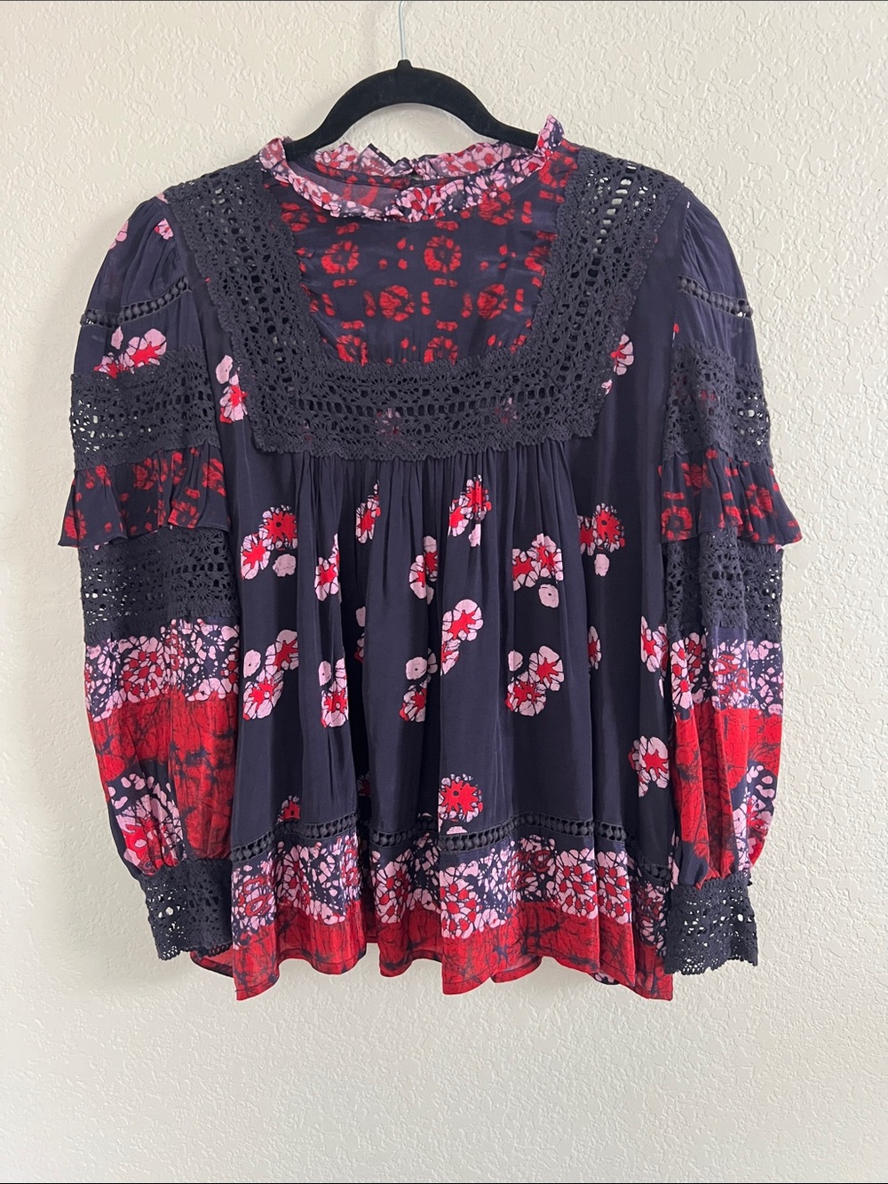 Sea New York Eloise Ruffled Printed Blouse In Navy Blue. Size 8 - Picture 3 of 10